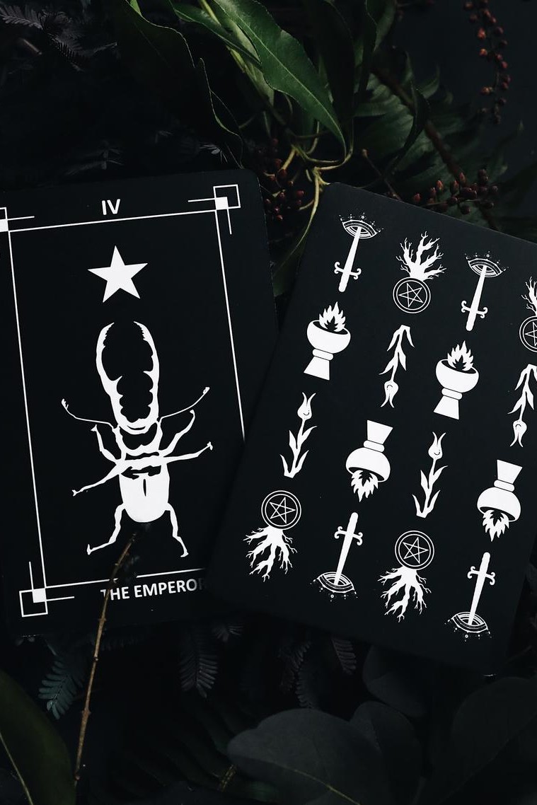 Черные колоды. Черное Таро (Black Tarot). Таро true Black. Колода true Black Tarot.
